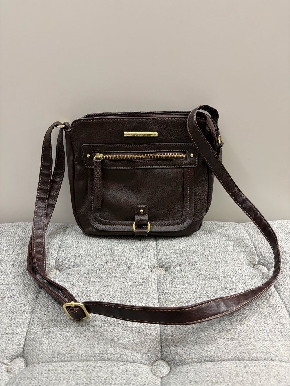 Classic Brown Leatherette Crossbody with Front Zip Pocket